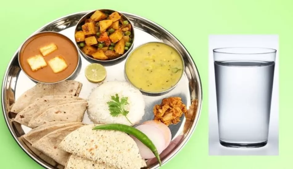 खाने से पहले थाली के चारों ओर क्यों छिड़का जाता है पानी...