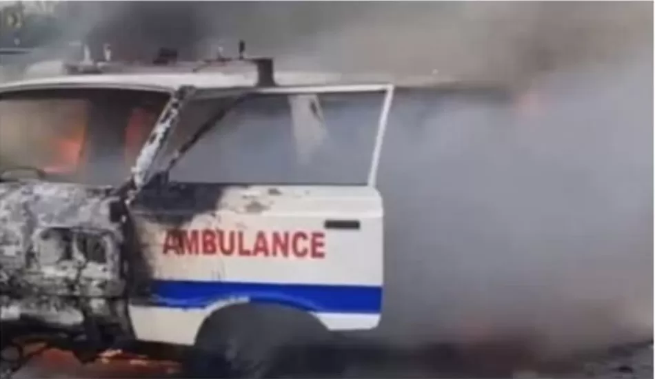 मणिपुर में हिंसा...पहले मारी गोली फिर एंबुलेंस में लगाई आग, मां-बेटे सहित अन्य की जलकर दर्दनाक मौत