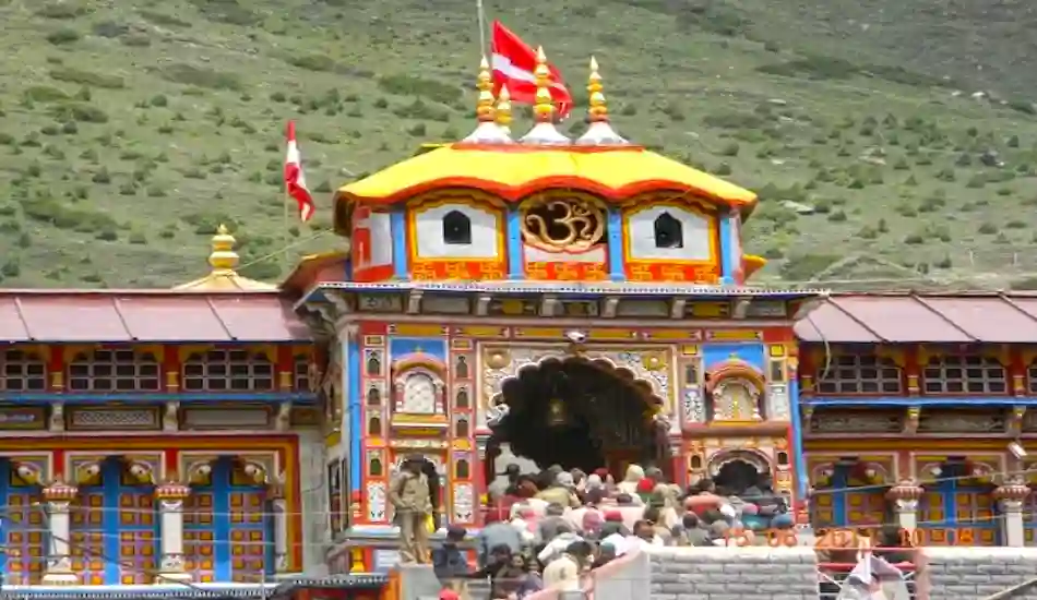 बद्रीनाथ धाम की छत पर चढ़ाई जाएगी चांदी की परत, शासन ने दी बीकेटीसी को मंजूरी