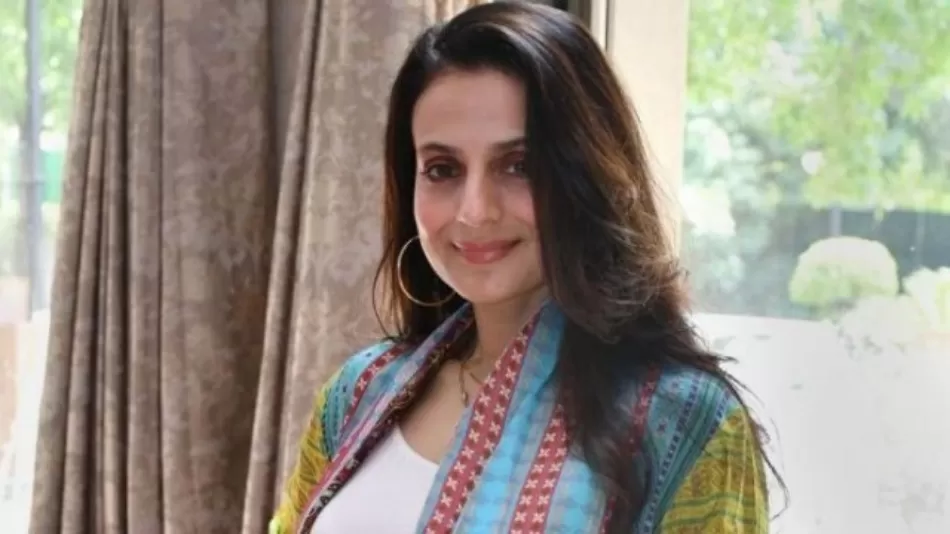 रिलीज़ से पहले फिल्म के निर्देशक पर अमीषा ने लगाए आरोप, कहा ‘सैलरी नहीं दी