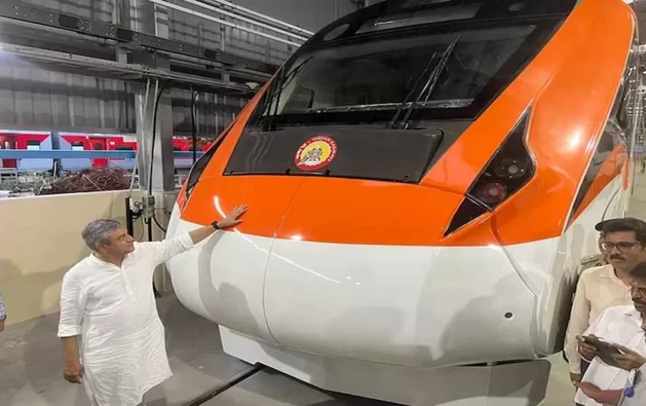 Now Vande Bharat Express Will Be Seen In Saffron Colour, Railway ...