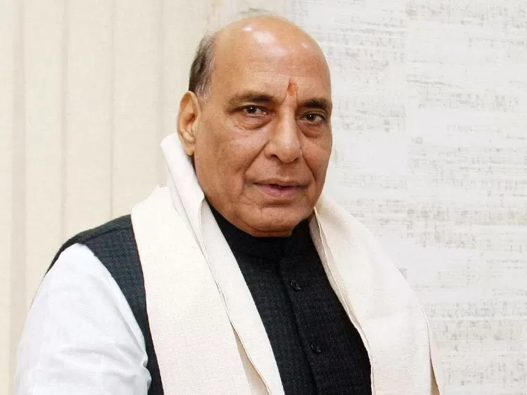 जन्मदिन विशेष: फिजिक्स टीचर से देश के रक्षा मंत्री बनने का सफर, जानें जन्मदिन पर राजनाथ की कहानी