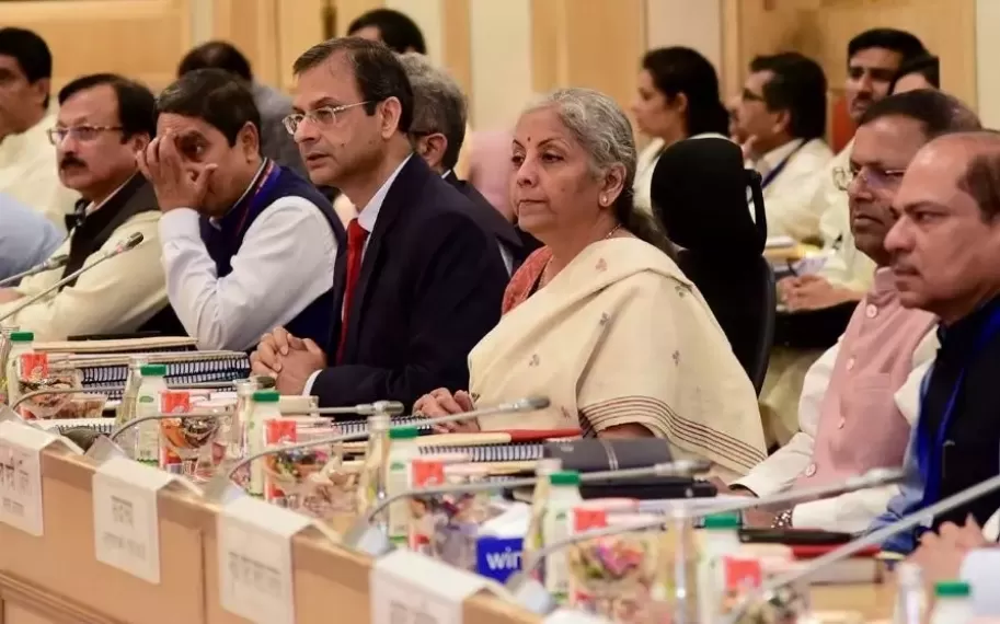 सिनेमा हॉल में अब खाना सस्ता, ऑनलाइन गेमिंग पर तगड़ा टैक्स, GST काउंसिल में लिए गए 4 बड़े फैसले