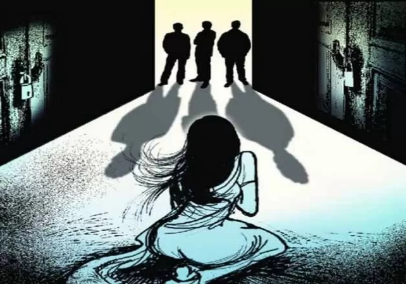 शर्मनाक: पश्चिम बंगाल में मणिपुर की तरह दो आदिवासी महिलाओं को निर्वस्त्र कर जूते चप्पलों से पीटा