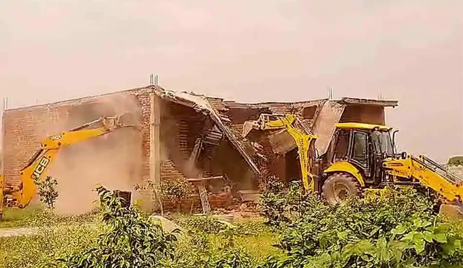 भाजपा नेता की अवैध कॉलोनी पर मेरठ विकास प्राधिकरण की बड़ी कार्यवाही,  बुलडोजर चलते ही हुआ हंगामा 