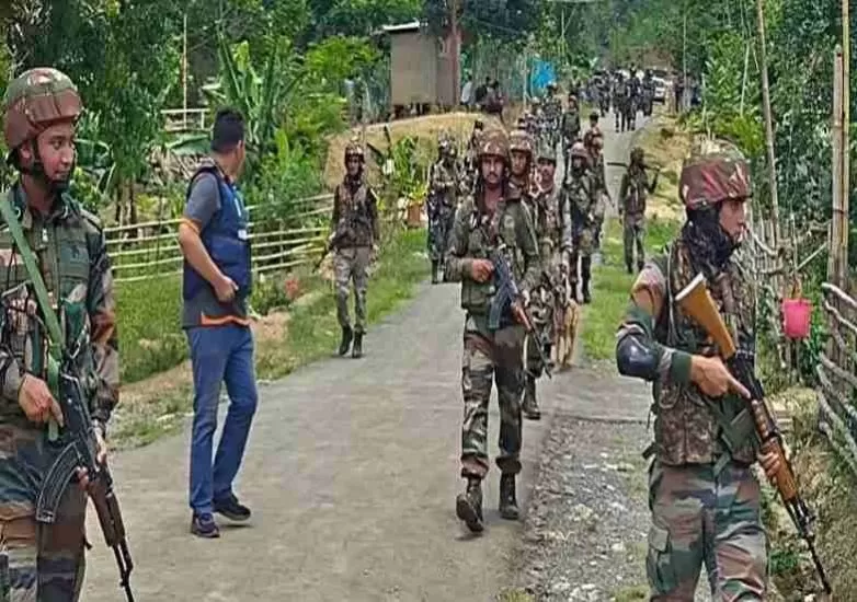 मणिपुर के कुकी थोवई गांव में भारी गोलीबारी, तीन युवकों के मिले कटे शव
