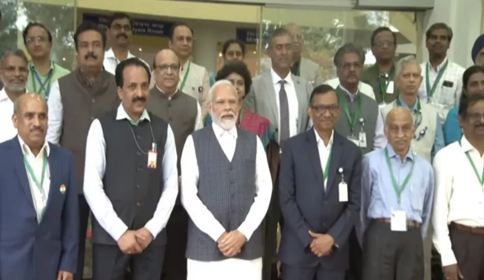 चंद्रयान की लैंडिंग साइट अब ‘शिवशक्ति’, पीएम मोदी ने की वैज्ञानिकों से मुलाकात