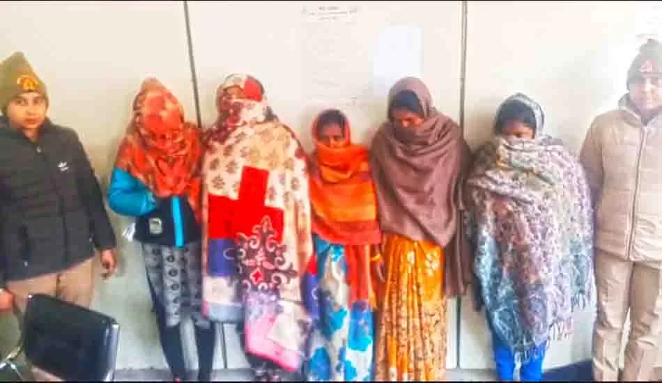 महिला चोरों ने आर्मी इलाके से टैंकों के पार्ट चुराए , पाँच महिला चोर गिरफ्तार 