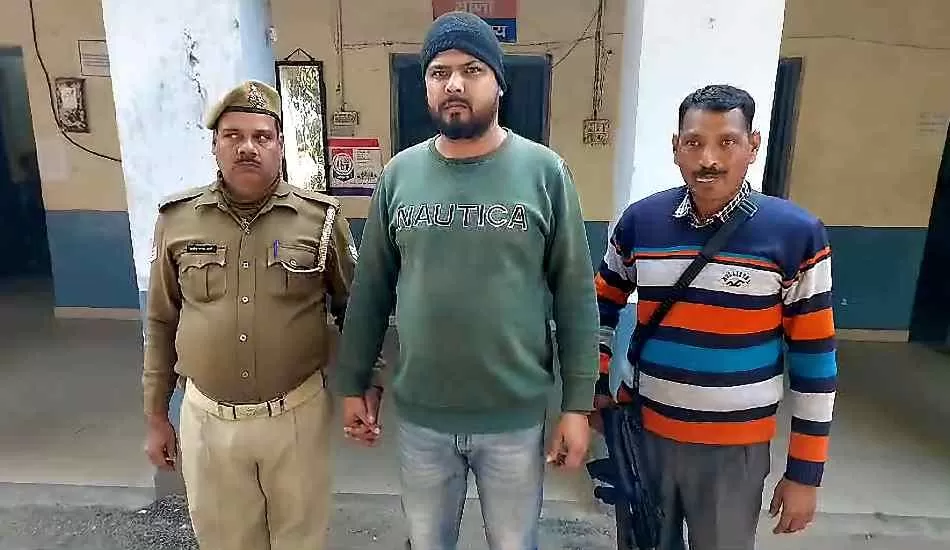 यूपी एसटीएफ के हत्थे चढ़ा वेस्ट यूपी का बड़ा आर्म्स सप्लायर, 10 पिस्टल और 12 मैगजीन बरामद