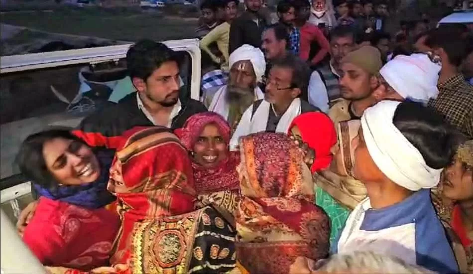 कासगंज हादसे के बाद एटा के कसा गांव में मातम छाया