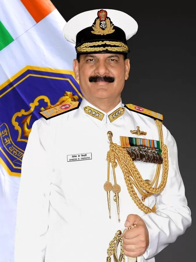 New Navy Chief :वाइस एडमिरल दिनेश त्रिपाठी होंगे अगले नौसेना प्रमुख