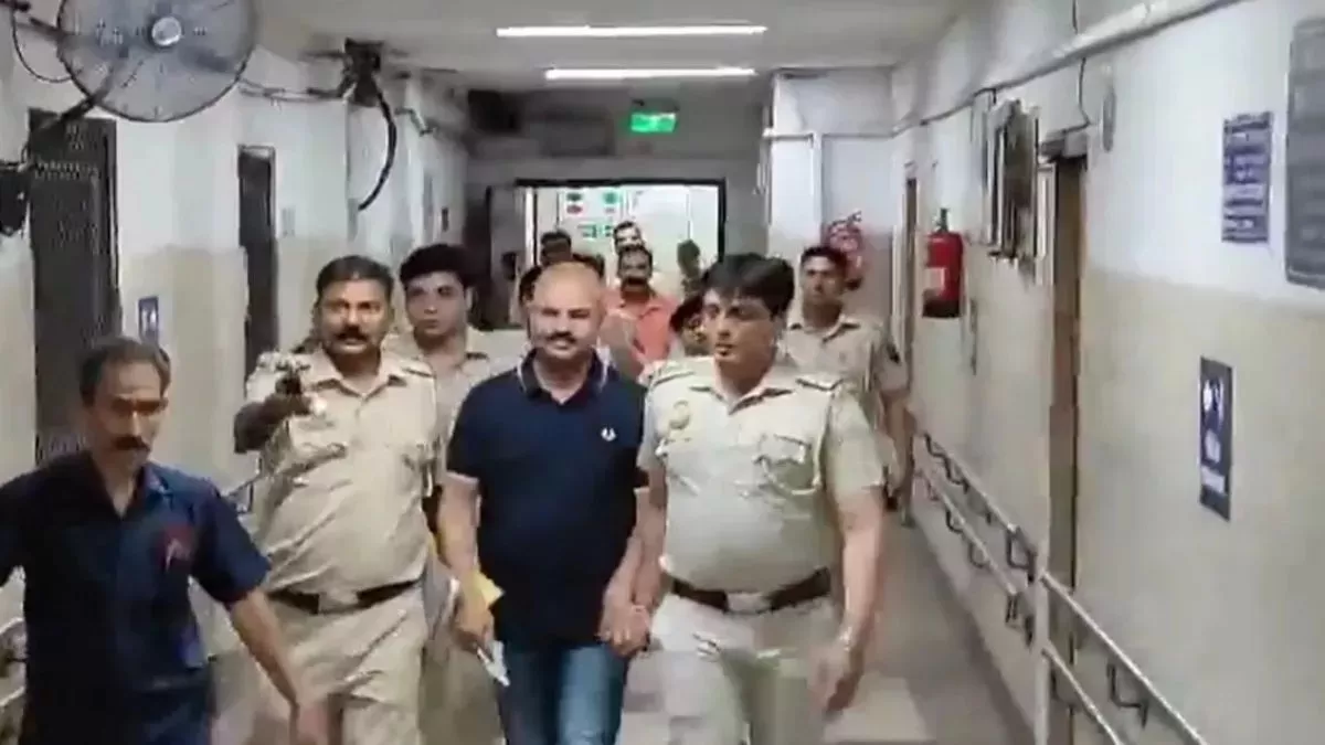 Swati Maliwal Assault Case: जांच के लिए बिभव कुमार को मुंबई ले गई दिल्ली पुलिस