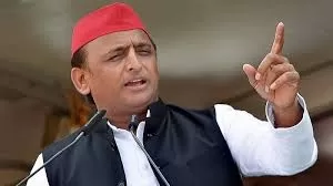 Politics: खरबपतियों की कठपुतली है भाजपाः अखिलेश
