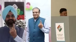 Lok Sabha Election: मुख्य चुनाव आयुक्त राजीव कुमार ने किया मतदान
