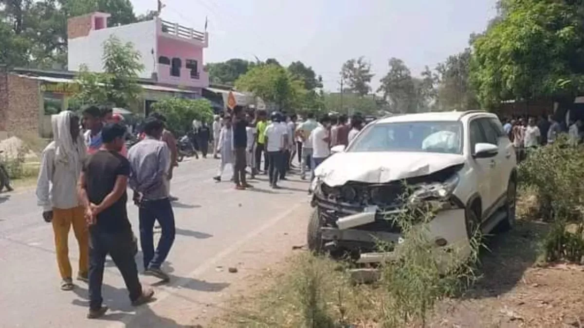 Gonda: बृजभूषण के बेटे के काफिले की कार से हादसा