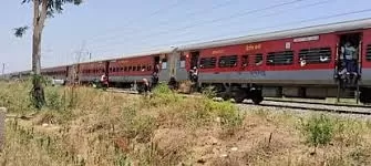 Indian Railways: लखनऊ-चंडीगढ़ एक्सप्रेस के पहिये से उठा धुआं