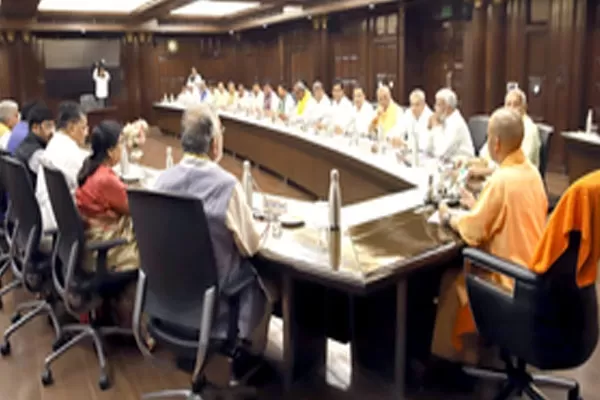 Mahakumbh : स्वच्छता, सुरक्षा व सुविधा का मानक होगा 