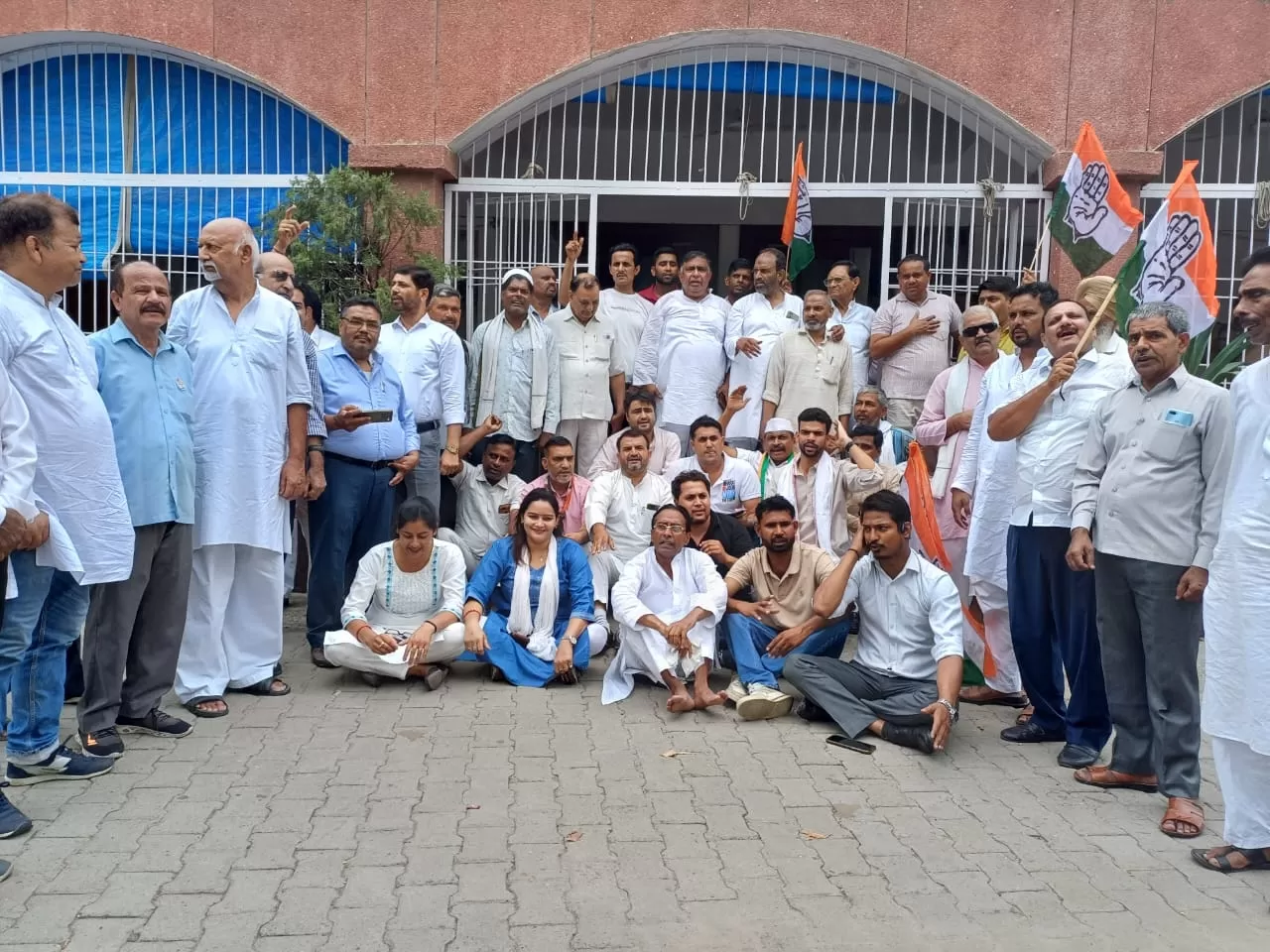 Meerut : भाजपा के खिलाफ कांग्रेसियों ने किया प्रदर्शन