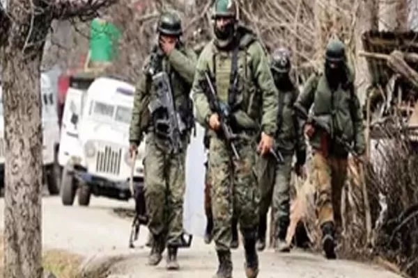 Jammu Kashmir : कुलगाम में चार आतंकी ढेर, एक जवान शहीद
