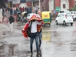 UP Monsoon Alert: प्रदेश के 40 ज‍िलों में भारी बार‍िश का अलर्ट