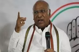 Politics: मल्लिकार्जुन खरगे ने केंद्र पर साधा निशाना