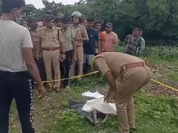 Innocent Murdered: पड़ोसी महिला ने मासूम को तालाब में फेंका, मौत