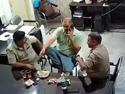 Shamli: डायल-112 के ऑफिस में हुई शराब पार्टी