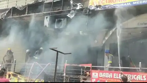 Meerut: टावर में लगी आग, फायर ब्रिगेड ने पाया काबू