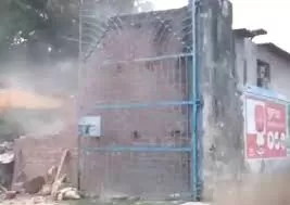  Action : जमींदोज हुई दुष्कर्म के आरोपी सपा नेता की बेकरी