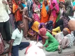 Accident : स्कूल जा रहे छात्र को डीसीएम ने रौंदा, मौत