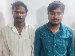 Ghaziabad : नोएडा एसटीएफ ने इनामी मामा-भांजा को दबोचा