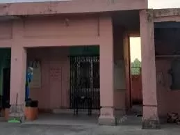 Meerut: पुजारी को बंधक बनाकर बदमाशों ने मंदिर खंगाला