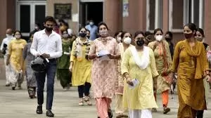 UP: यूपी में 69 हजार शिक्षकों की भर्ती हुई रद