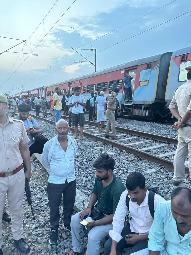 Kanpur Train Accident: साबरमती एक्सप्रेस के 22 कोच पटरी से उतरे