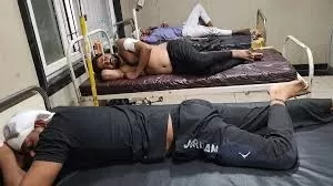 Bulandshahar :  मिठाई की दुकान लगाने को लेकर पूर्व प्रधान व बीडीसी पक्ष में फायरिंग
