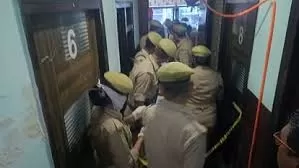 Bareilly: बरेली के होटल में युवती की गला काटकर हत्या