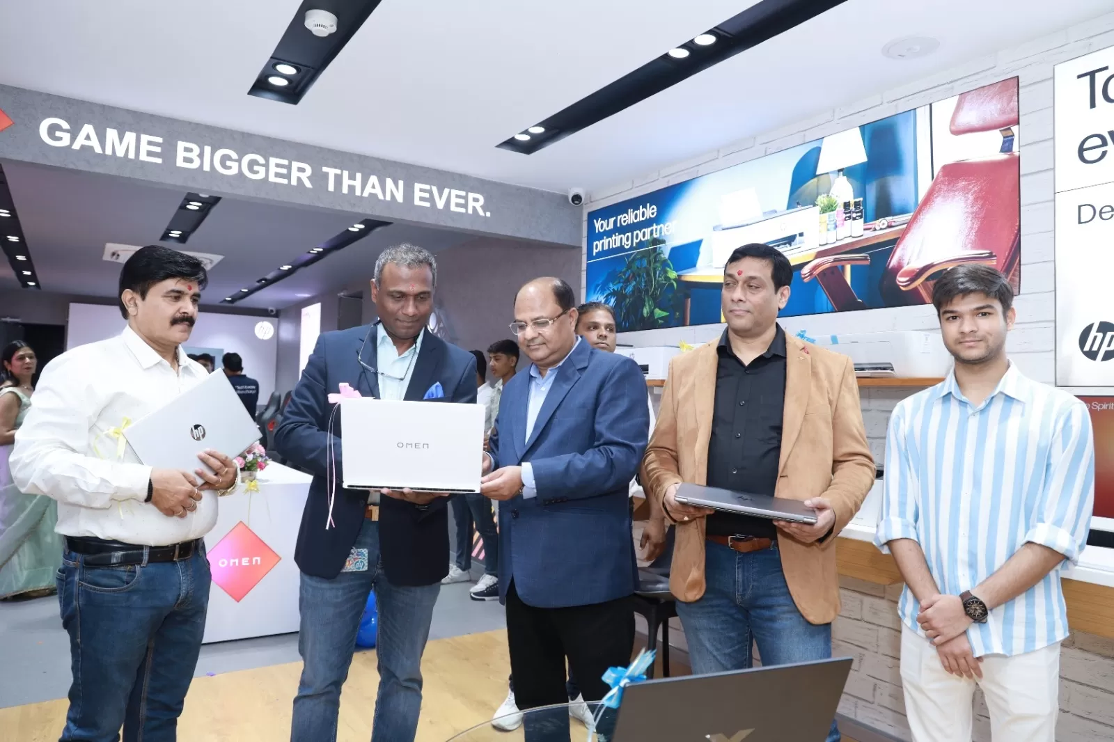 Meerut: HP World उत्तर प्रदेश  के सबसे बड़े शो रूम का उद्घाटन