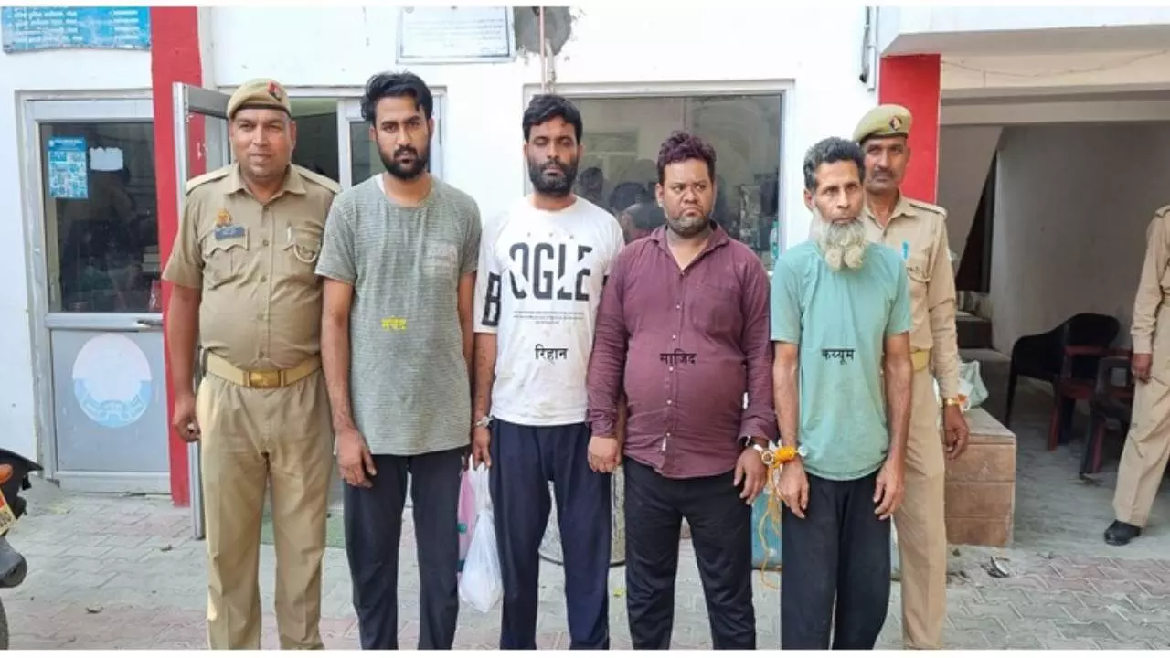 Meerut: लिसाड़ीगेट पुलिस ने किया तमंचा फैक्ट्री का भंडाफोड़