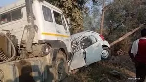 Accident : सड़क हादसे में एक ही परिवार के पांच लोगों की मौत