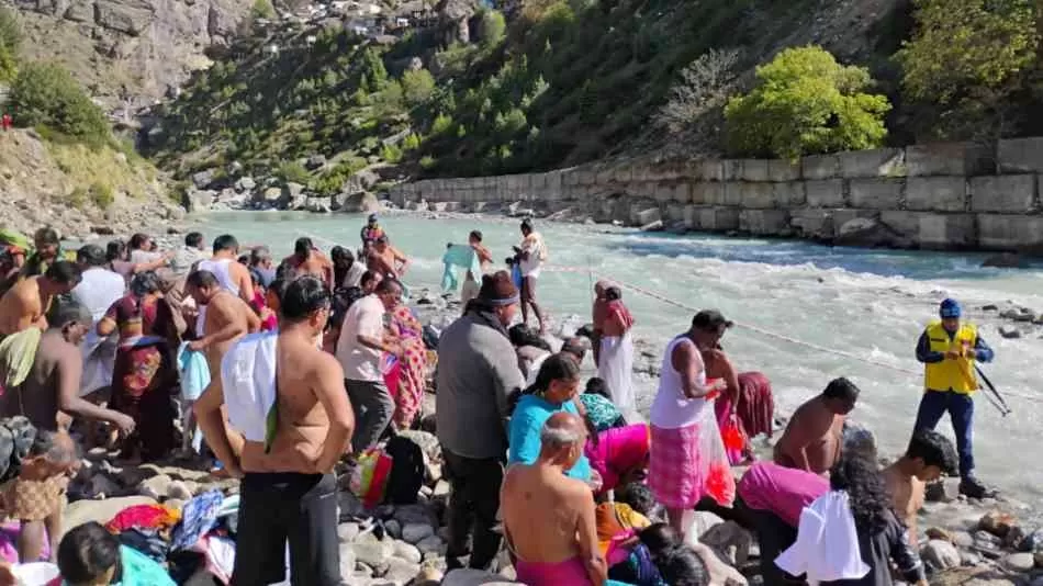 उत्तराखंड के माणा गांव में 12 वर्षों बाद फिर सजा पुष्कर कुंभ, दक्षिण भारत से उमड़े श्रद्धालु