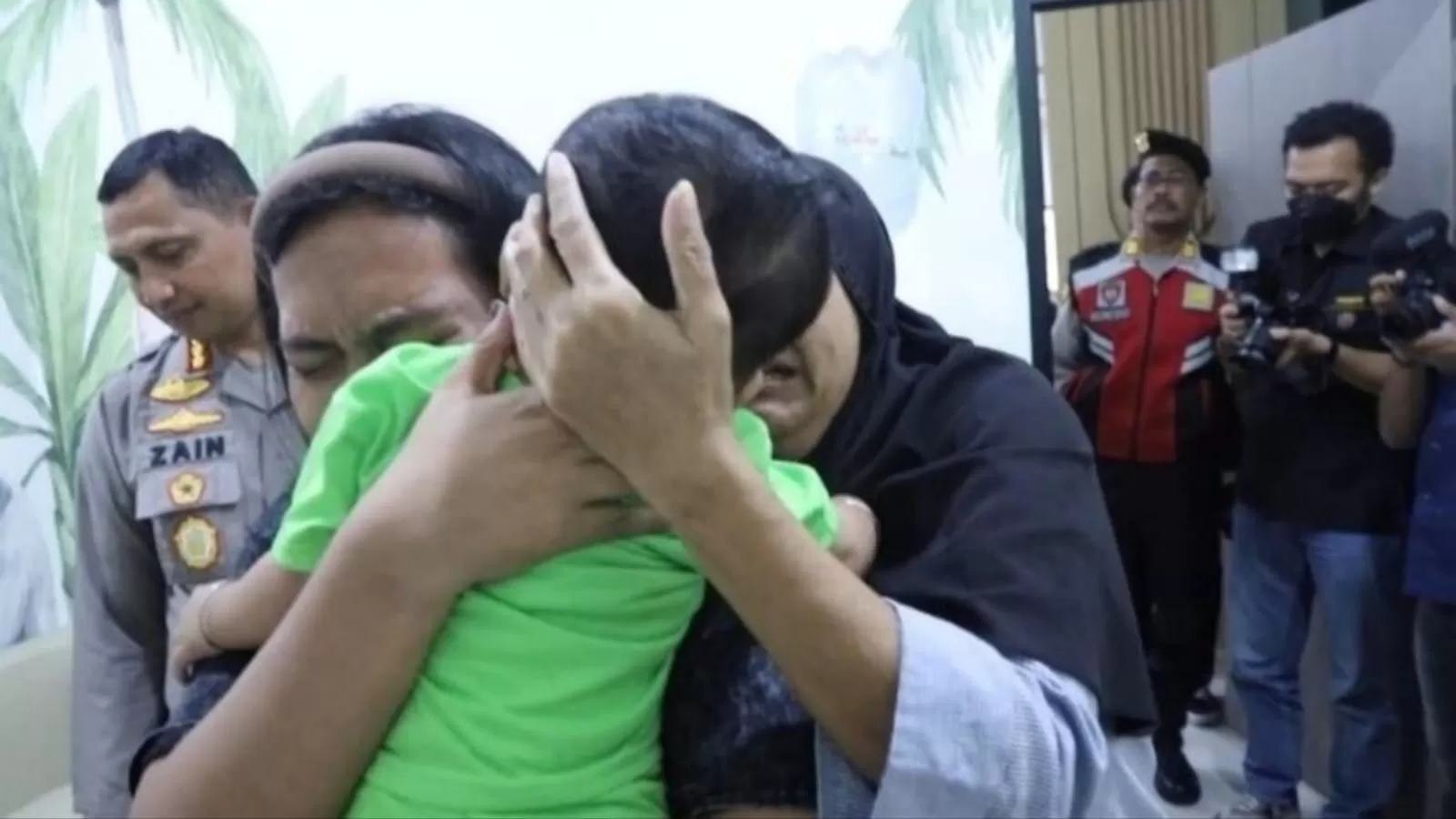 इंडोनेशिया में बच्चों की तस्करी करने वाला अंतरराष्ट्रीय गिरोह बेनकाब, 13 गिरफ्तार, 6 नवजात बचाए गए