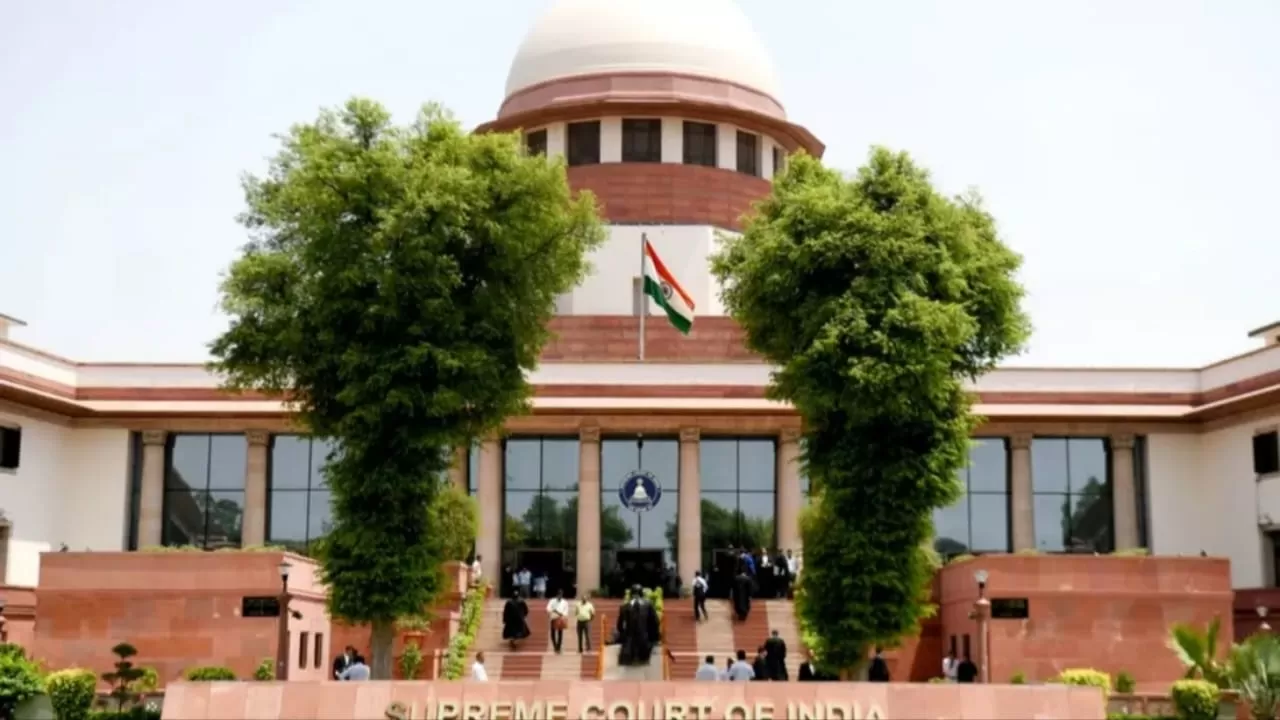 दिल्ली-एनसीआर में 10 साल पुराने डीज़ल और 15 साल पुराने पेट्रोल वाहनों पर सुप्रीम कोर्ट का बड़ा आदेश