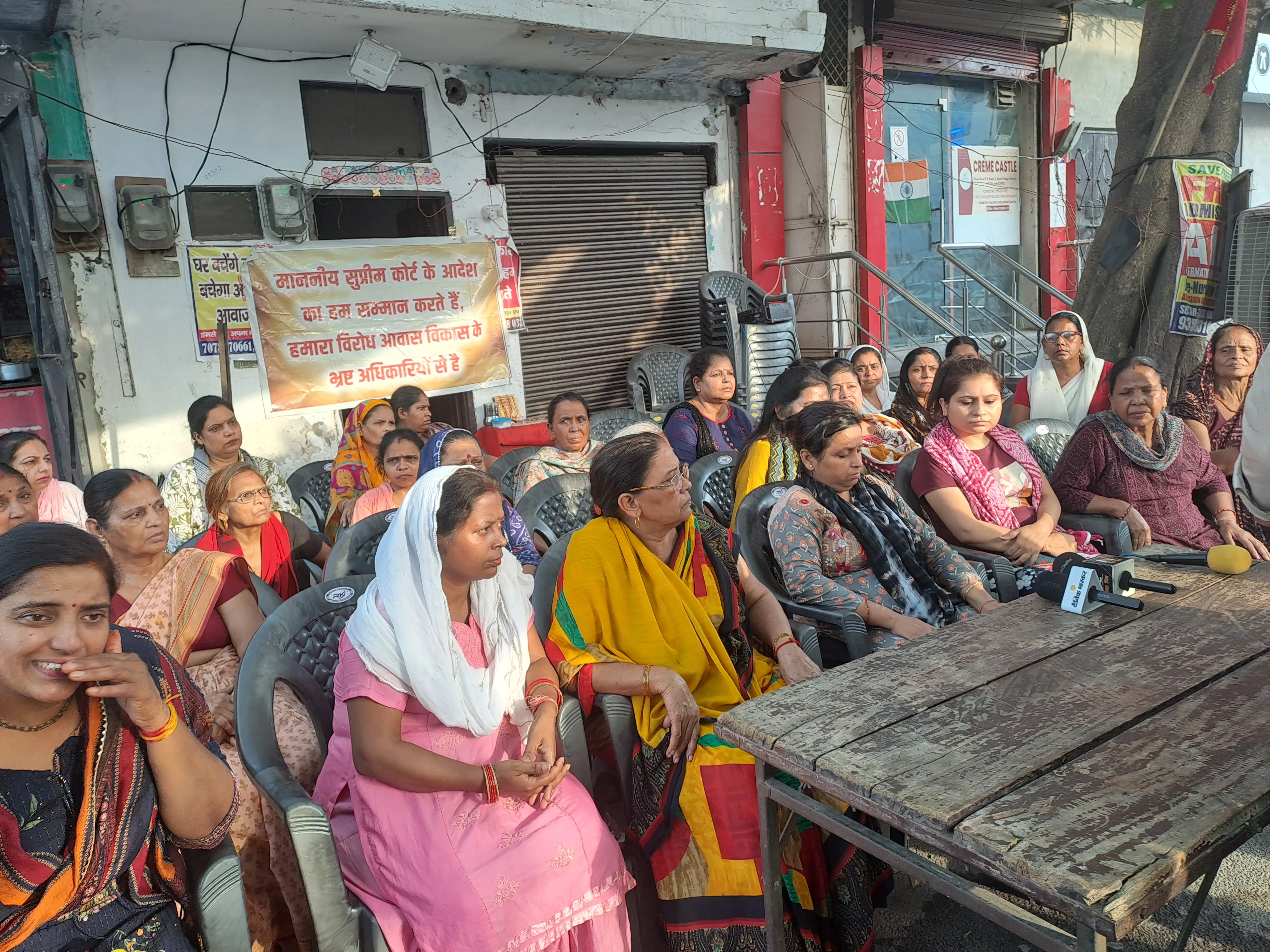 मेरठ शास्त्रीनगर में महिलाओं का बड़ा ऐलान, घर बचाने के लिए 7 दिन होगा सुंदरकांड पाठ